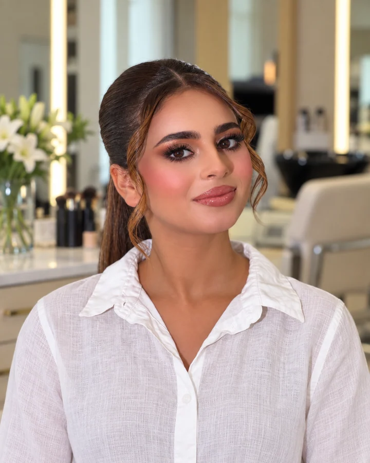 Soft glam makeup inspiration for graduation